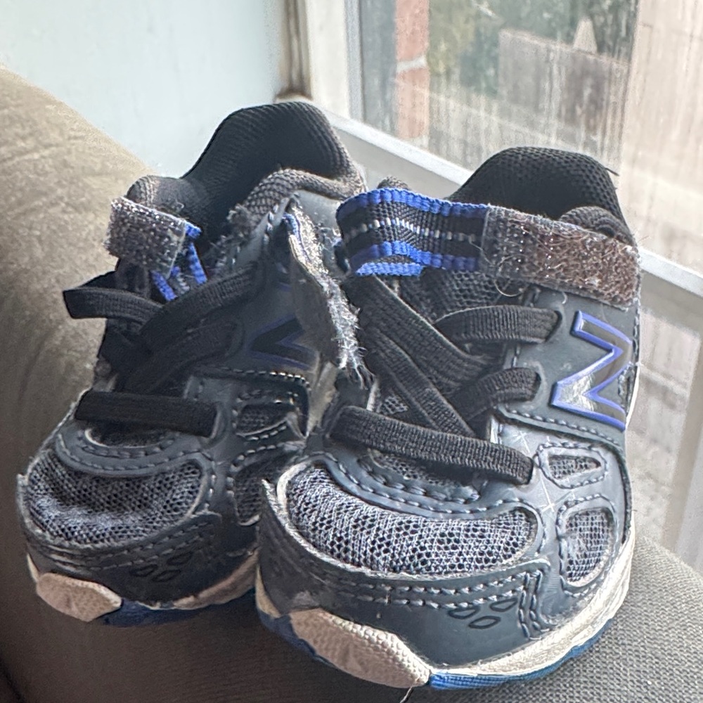 New Balance 680v2 Toddler Running Shoes
Model KA680PTI – Size 2